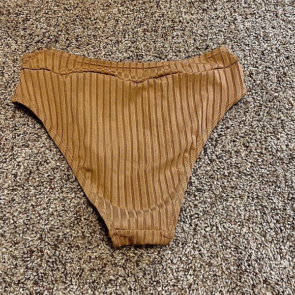 Brown/Tan Bikini set - Picture 3 of 6